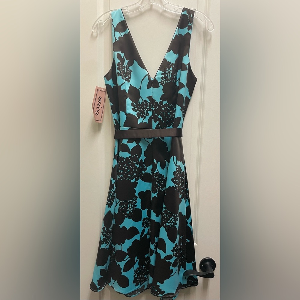 Black and Blue Floral Dress - Picture 2 of 4
